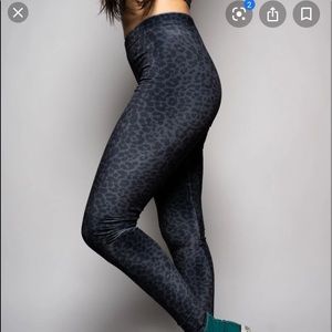 Spirithood Velvet Leopard Leggings!